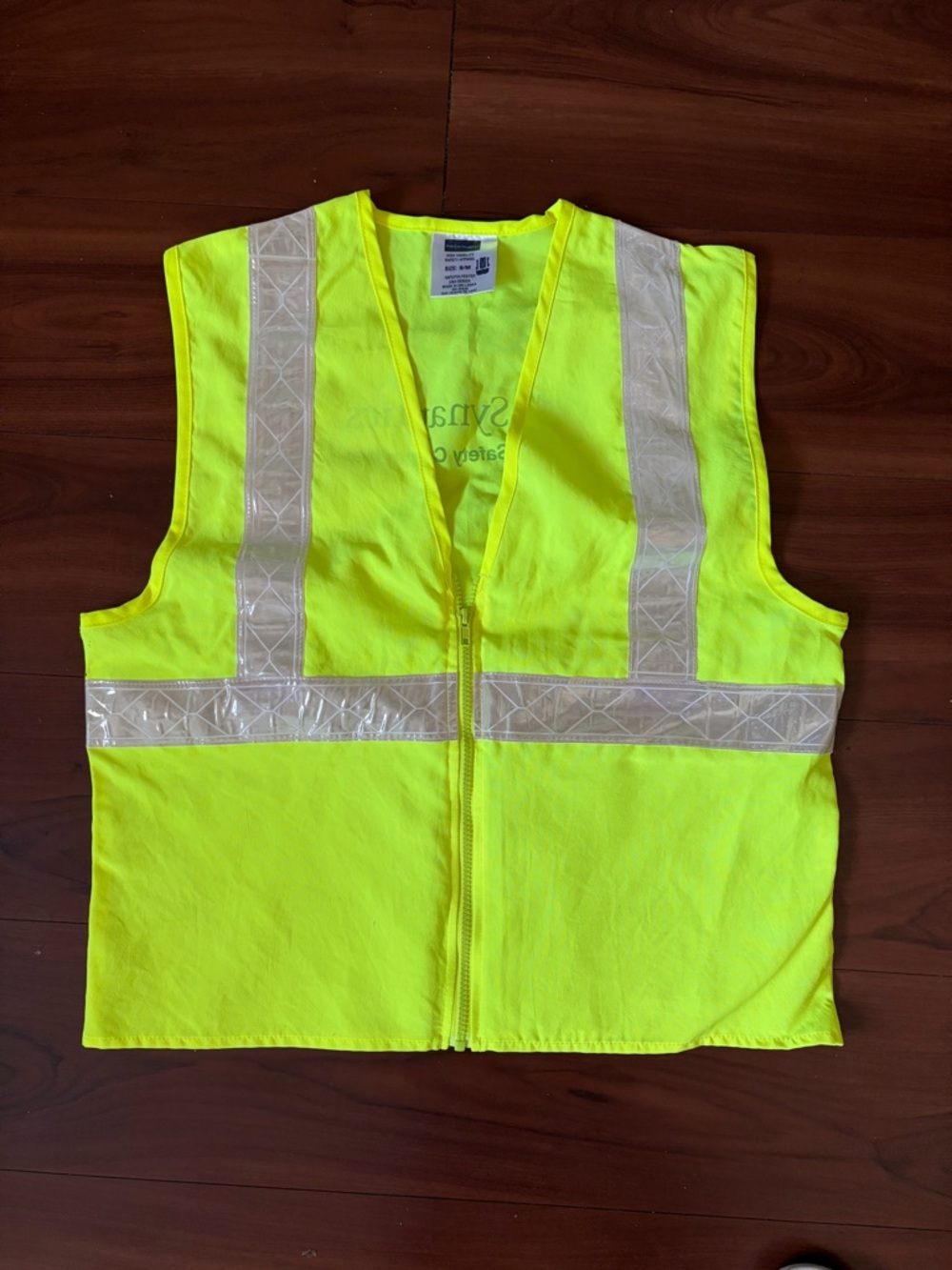 High-Visibility Safety Vestm